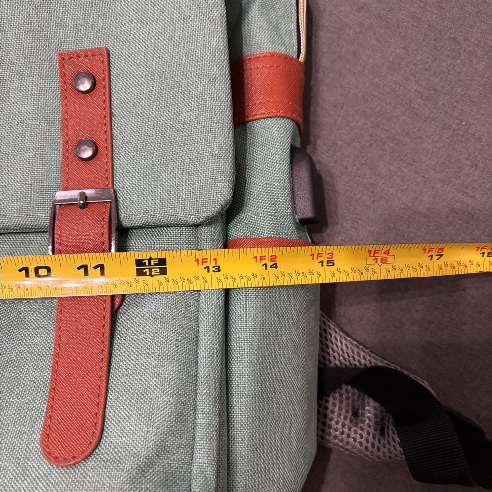 Ronyes Men's Green and Brown trim Backpack laptop plug in - Picture 10 of 11